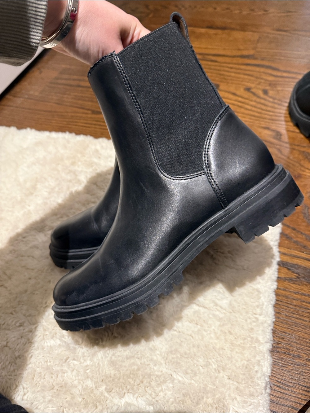 Madewell Black Chelsea like Lug Sole Boots Size 8- NEW